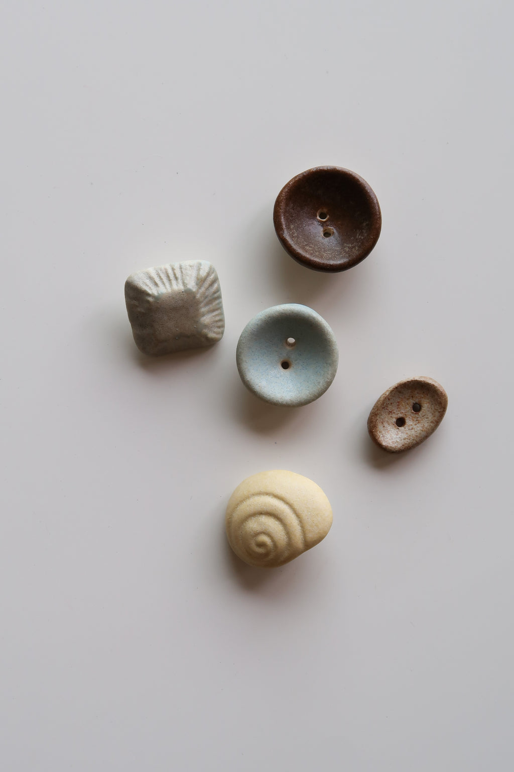 Handmade Ceramic Button Set｜Pebble