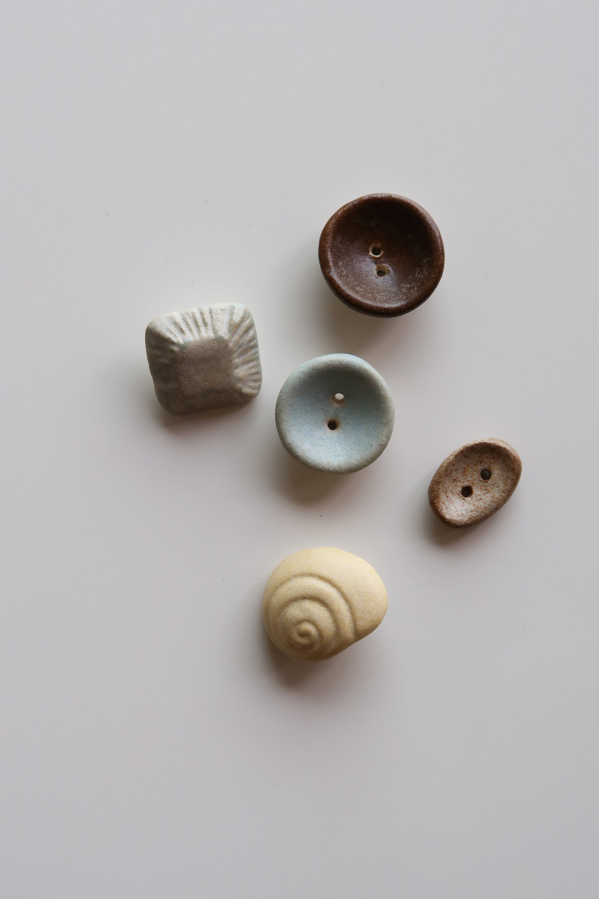 Handmade Ceramic Button Set｜Pebble