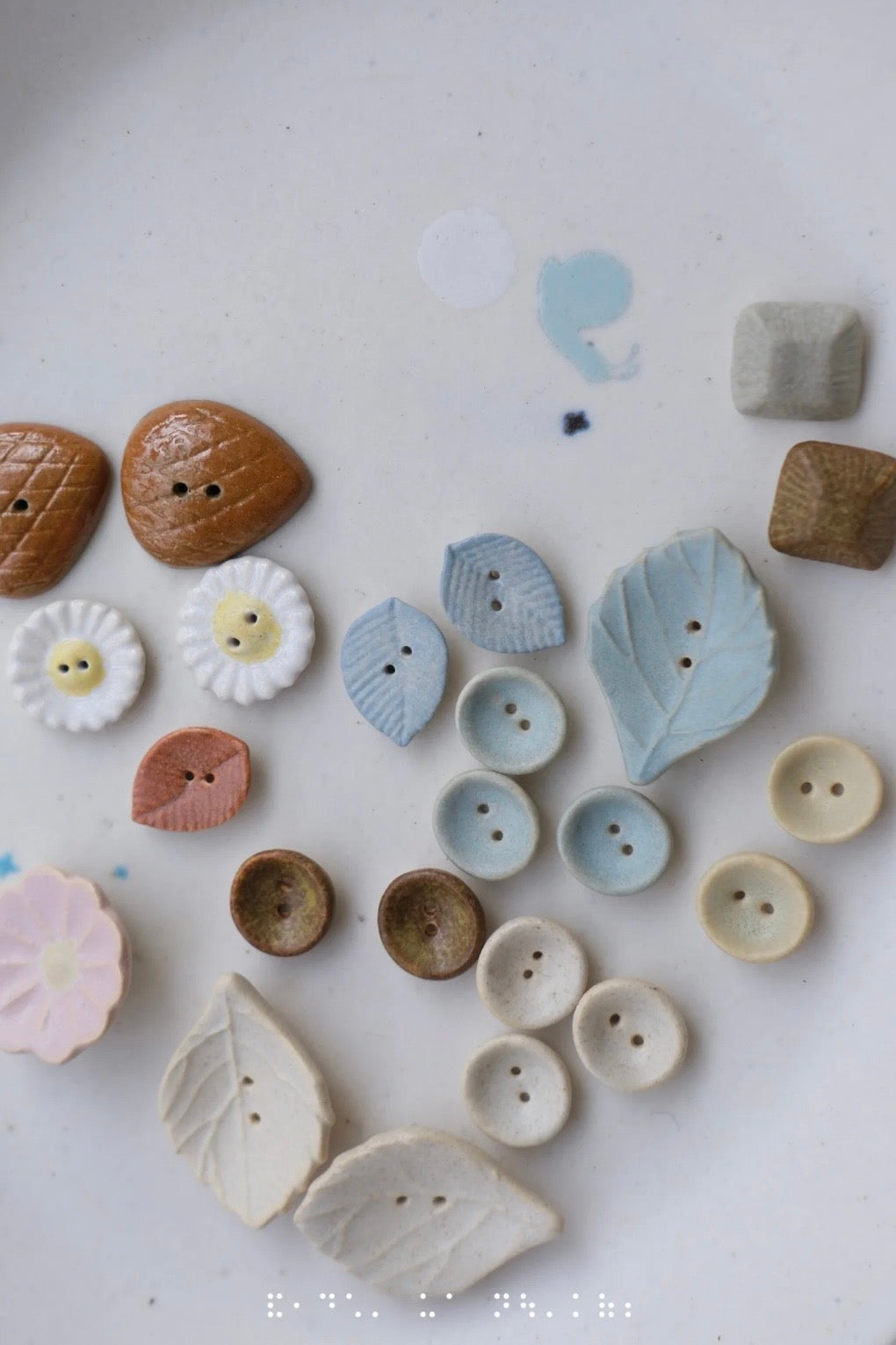 Handmade Ceramic Button Set｜Pebble